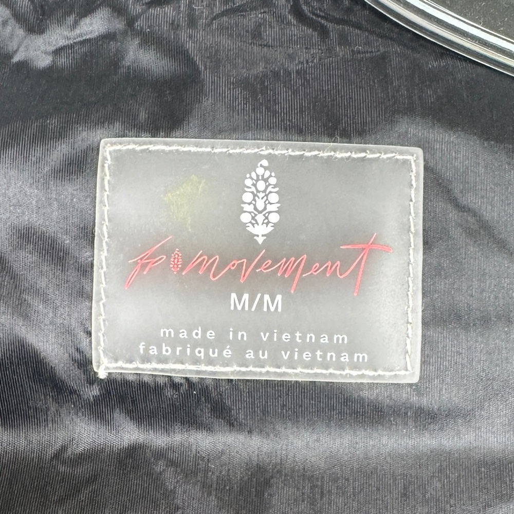 FREE PEOPLE FP Movement NEW Dew Drop Packable Rain Jacket NEW Size M Shiny Black - Picture 14 of 16